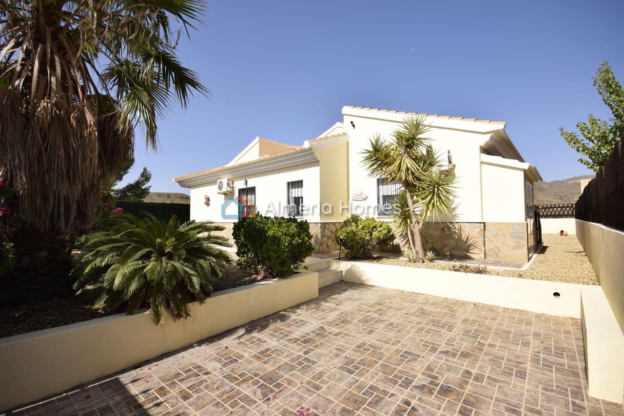 3 bedroom Villa for sale in Partaloa with pool garage - € 264,995 (Ref: 10041800)