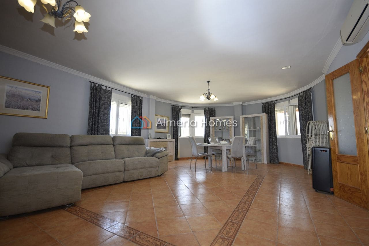 5 bedroom Villa for sale in Cantoria with pool garage - € 349,995 (Ref: 10041966)