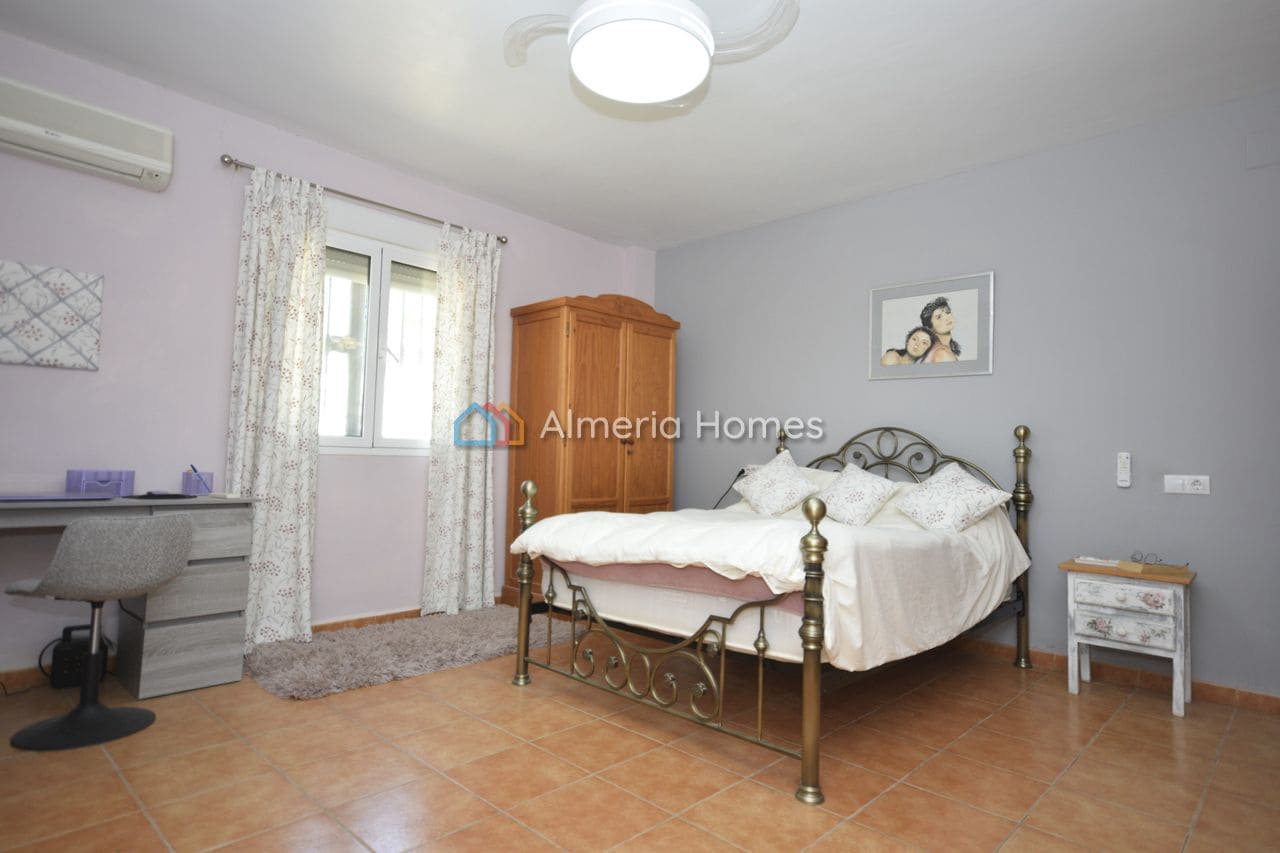 5 bedroom Villa for sale in Cantoria with pool garage - € 349,995 (Ref: 10041966)