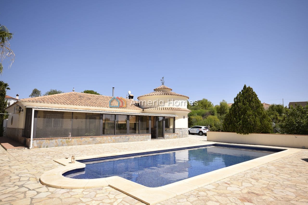 5 bedroom Villa for sale in Cantoria with pool garage - € 349,995 (Ref: 10041966)
