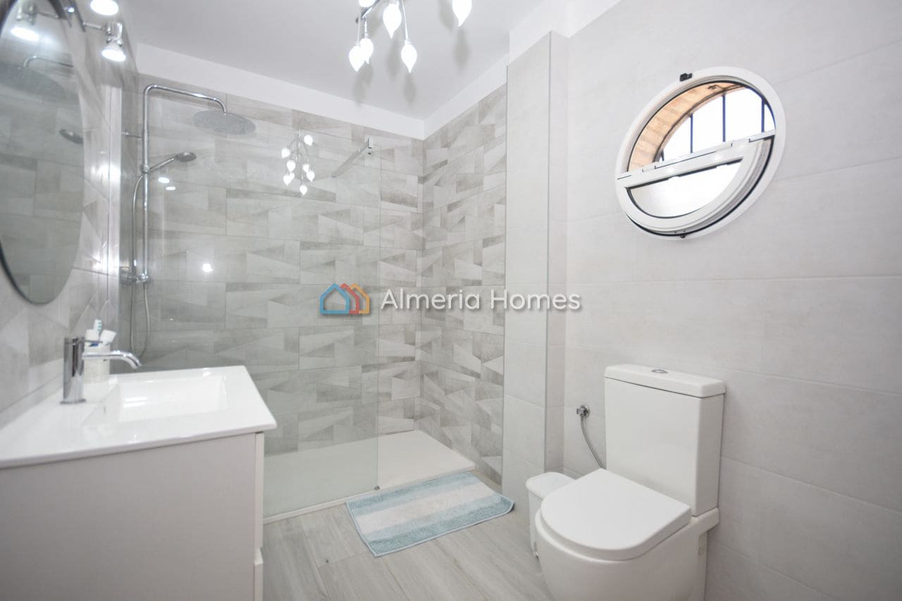 5 bedroom Villa for sale in Cantoria with pool garage - € 349,995 (Ref: 10041966)