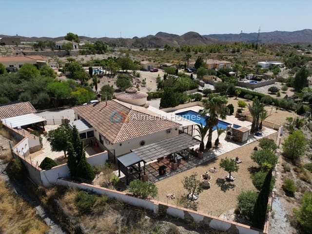 5 bedroom Villa for sale in Cantoria with pool garage - € 349,995 (Ref: 10041966)