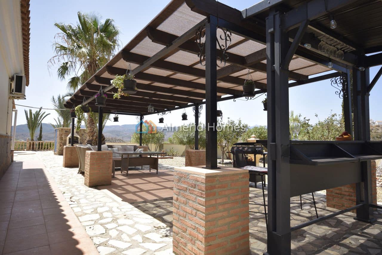 5 bedroom Villa for sale in Cantoria with pool garage - € 349,995 (Ref: 10041966)