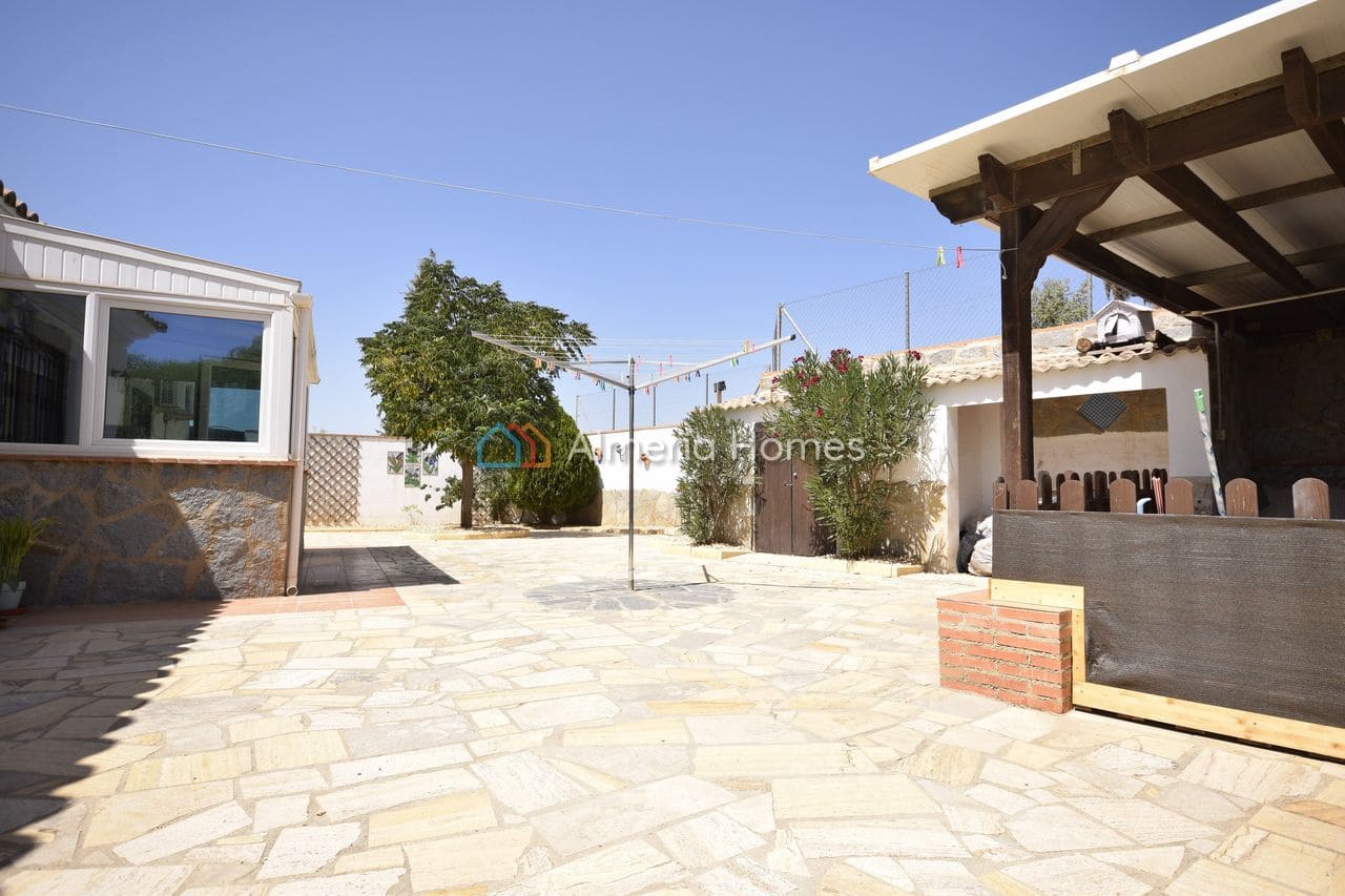 5 bedroom Villa for sale in Cantoria with pool garage - € 349,995 (Ref: 10041966)