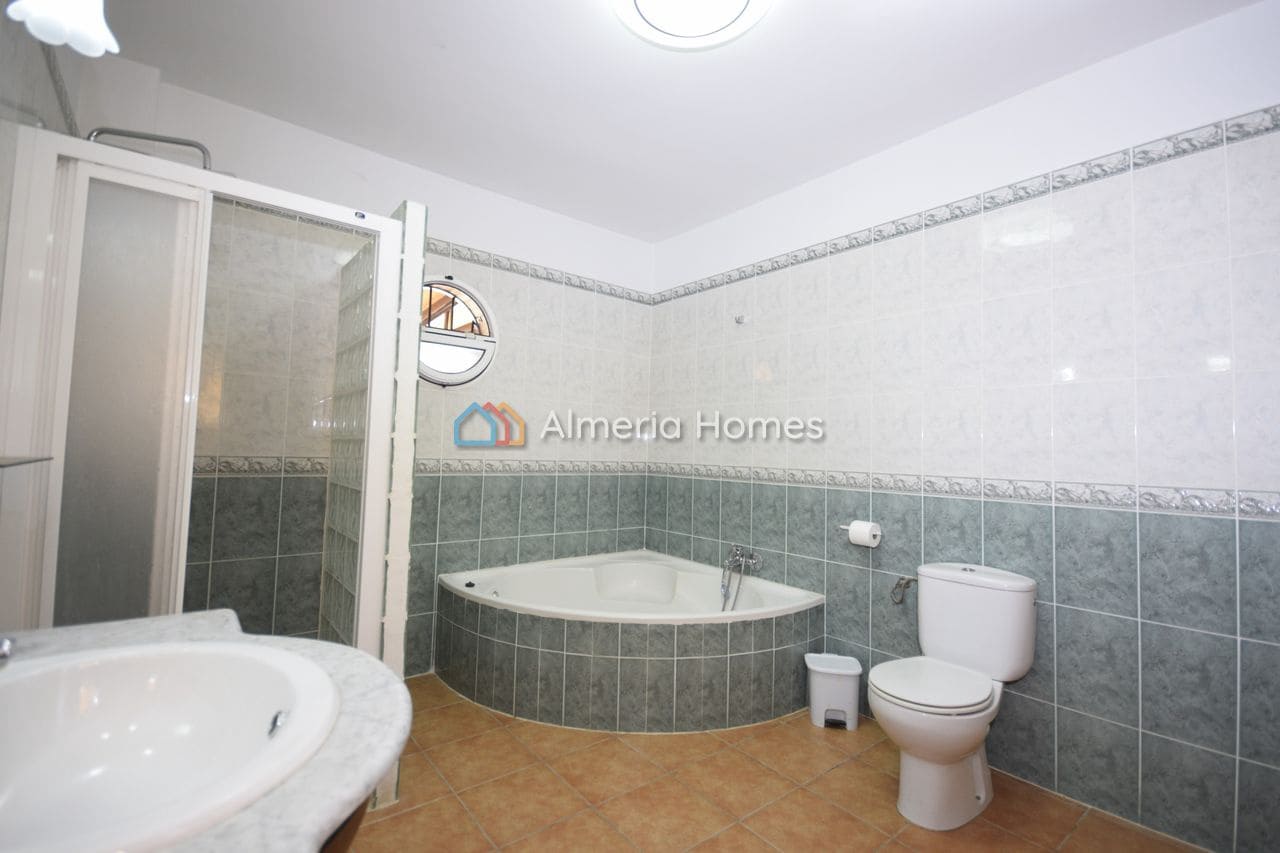 5 bedroom Villa for sale in Cantoria with pool garage - € 349,995 (Ref: 10041966)