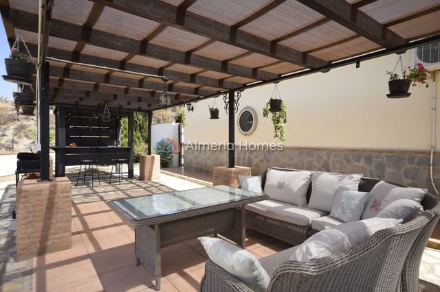 5 bedroom Villa for sale in Cantoria with pool garage - € 349,995 (Ref: 10041966)