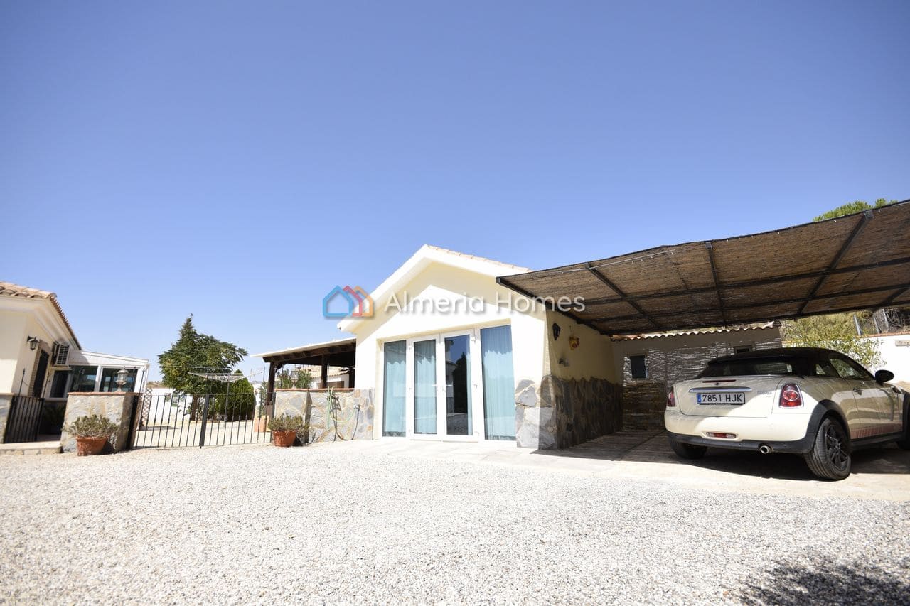 5 bedroom Villa for sale in Cantoria with pool garage - € 349,995 (Ref: 10041966)
