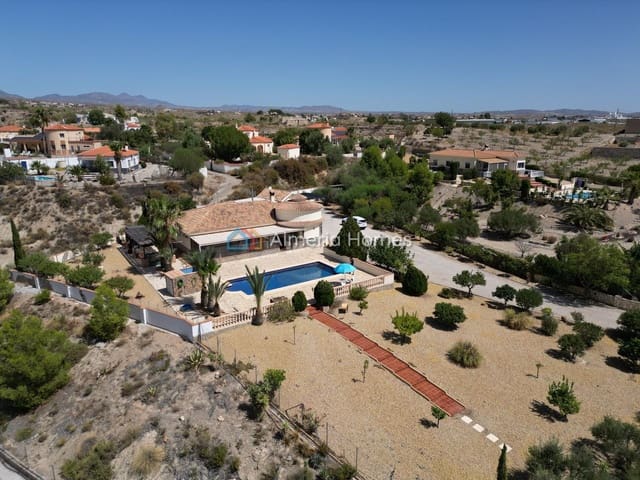 5 bedroom Villa for sale in Cantoria with pool garage - € 349,995 (Ref: 10041966)