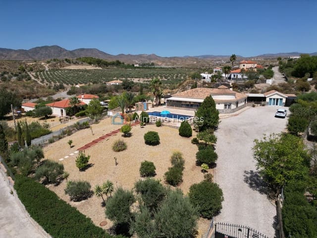 5 bedroom Villa for sale in Cantoria with pool garage - € 349,995 (Ref: 10041966)