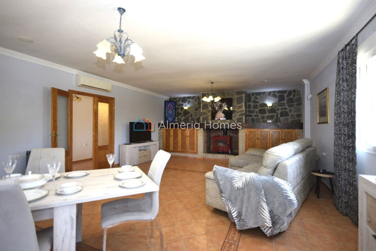 5 bedroom Villa for sale in Cantoria with pool garage - € 349,995 (Ref: 10041966)