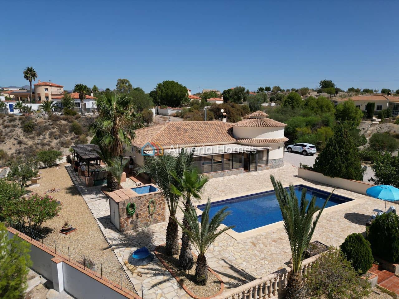 5 bedroom Villa for sale in Cantoria with pool garage - € 349,995 (Ref: 10041966)