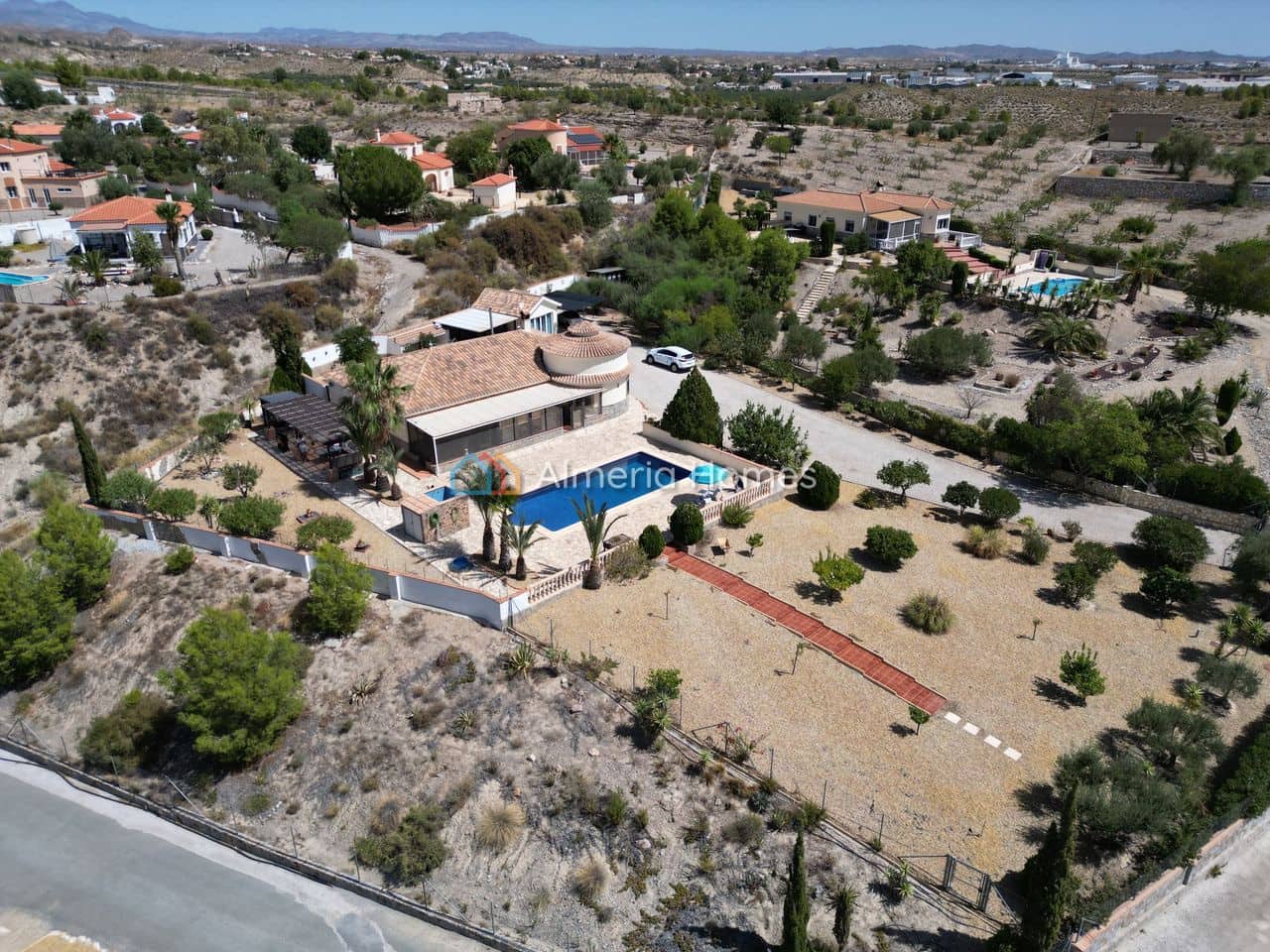 5 bedroom Villa for sale in Cantoria with pool garage - € 349,995 (Ref: 10041966)