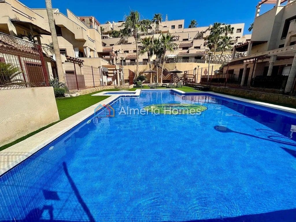 Apartamento de 2 habitaciones en Los Collados en venta con piscina - 159.500 € (Ref: 10057305)