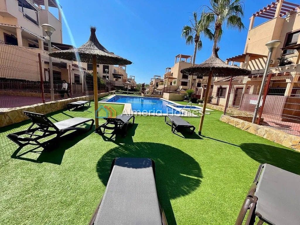 Apartamento de 2 habitaciones en Los Collados en venta con piscina - 159.500 € (Ref: 10057305)