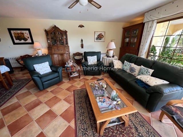5 soverom Villa til salgs i Cala Pañizo, Cuevas del Almanzora med svømmebasseng garasje - € 1 200 000 (Ref: 10057310)