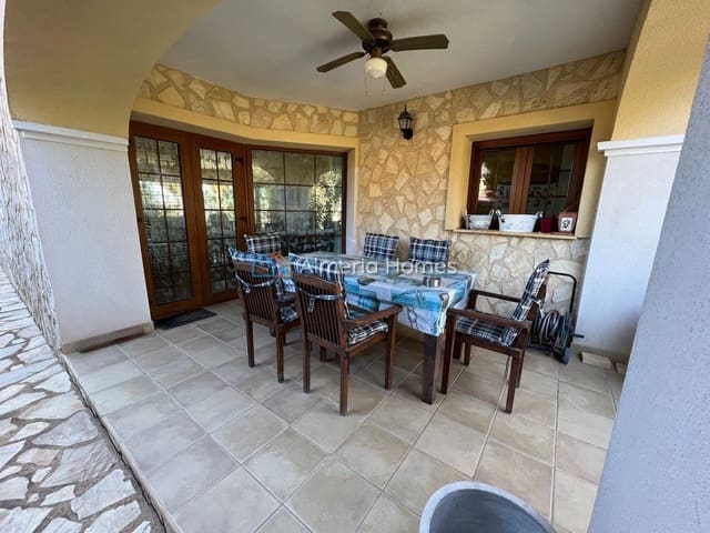 5 soverom Villa til salgs i Cala Pañizo, Cuevas del Almanzora med svømmebasseng garasje - € 1 200 000 (Ref: 10057310)