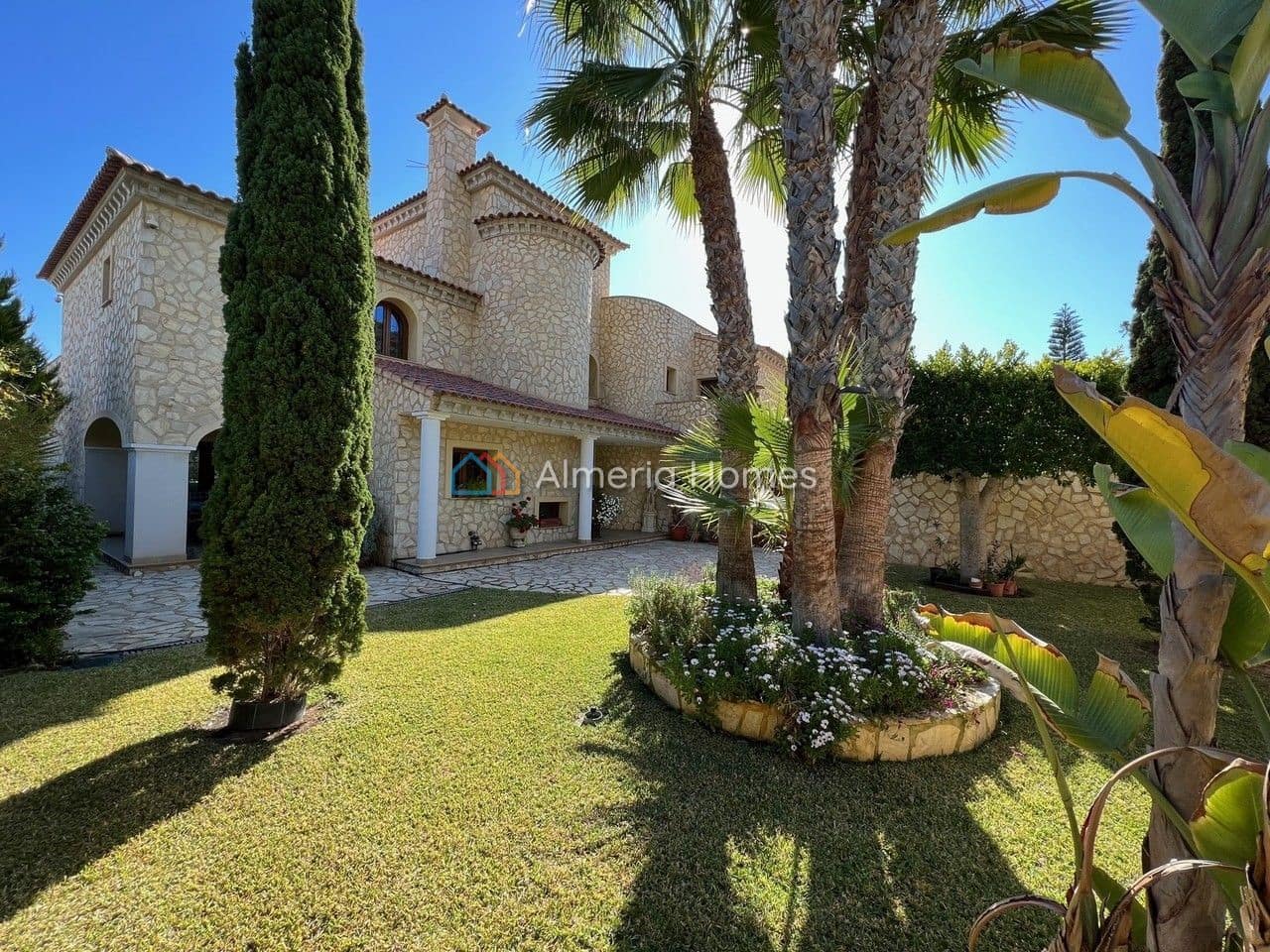 5 soverom Villa til salgs i Cala Panizo med svømmebasseng garasje - € 1 200 000 (Ref: 10057310)