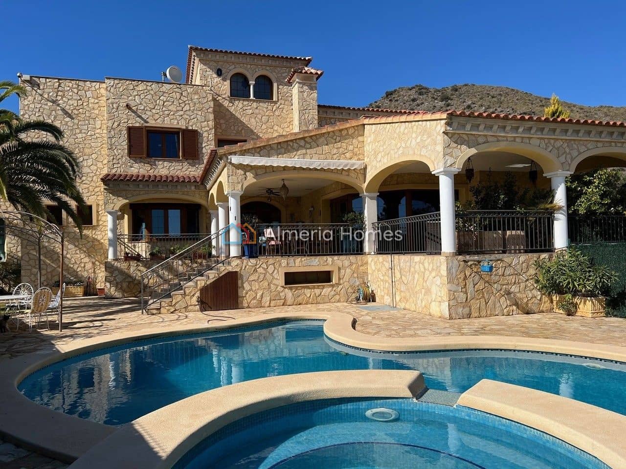 5 soverom Villa til salgs i Cala Panizo med svømmebasseng garasje - € 1 200 000 (Ref: 10057310)