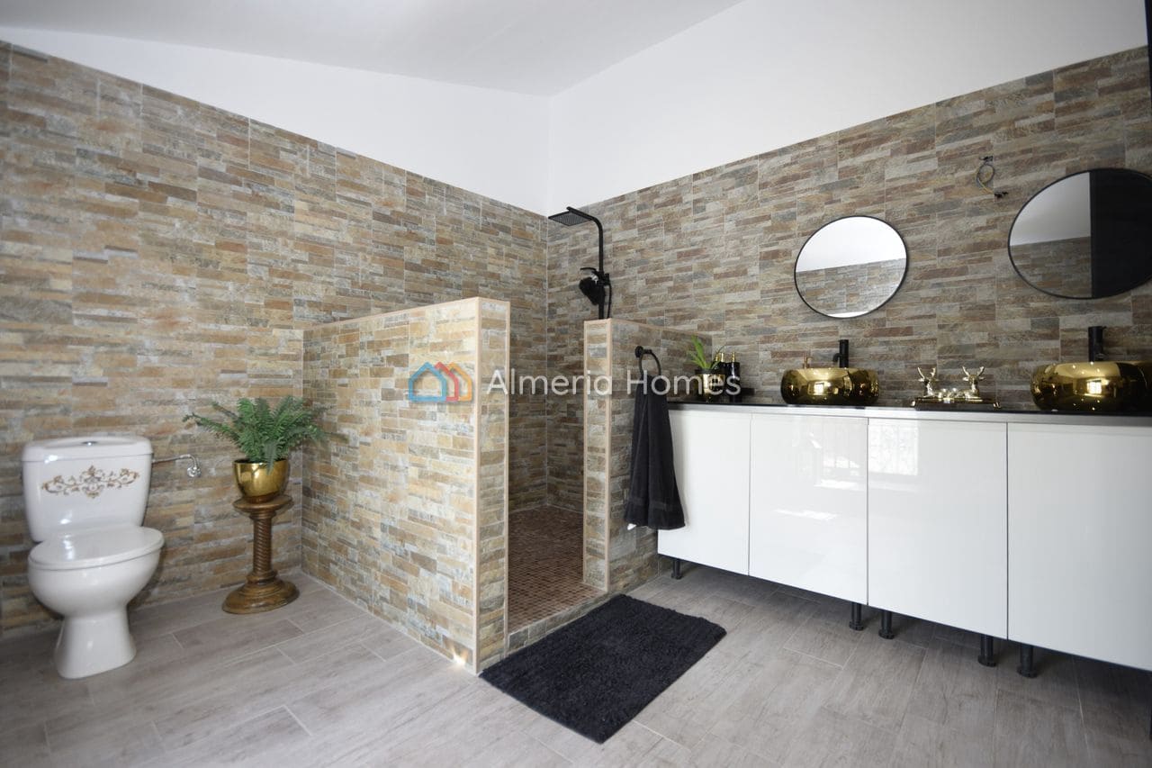 5 bedroom Finca/Country House for sale in Albox with pool garage - € 325,000 (Ref: 10062728)