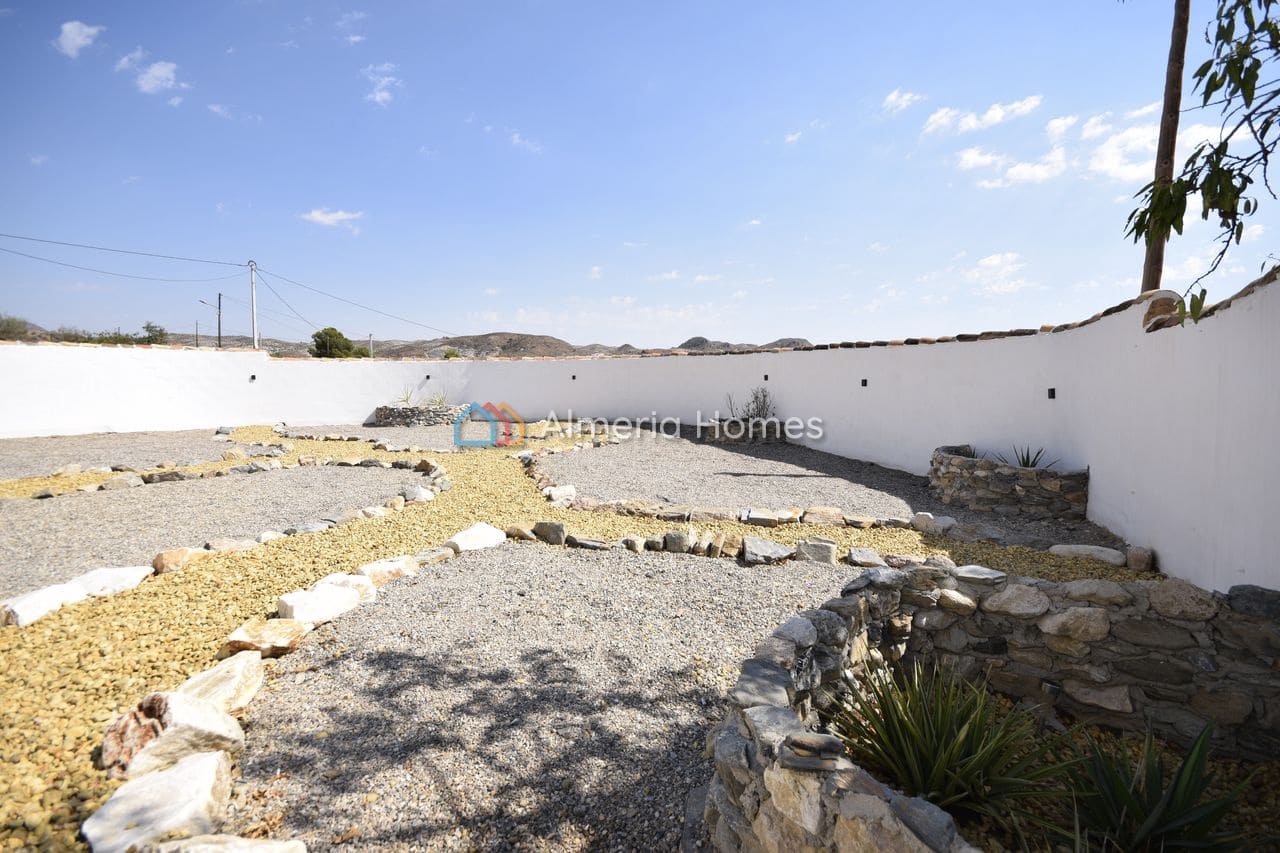5 bedroom Finca/Country House for sale in Albox with pool garage - € 325,000 (Ref: 10062728)