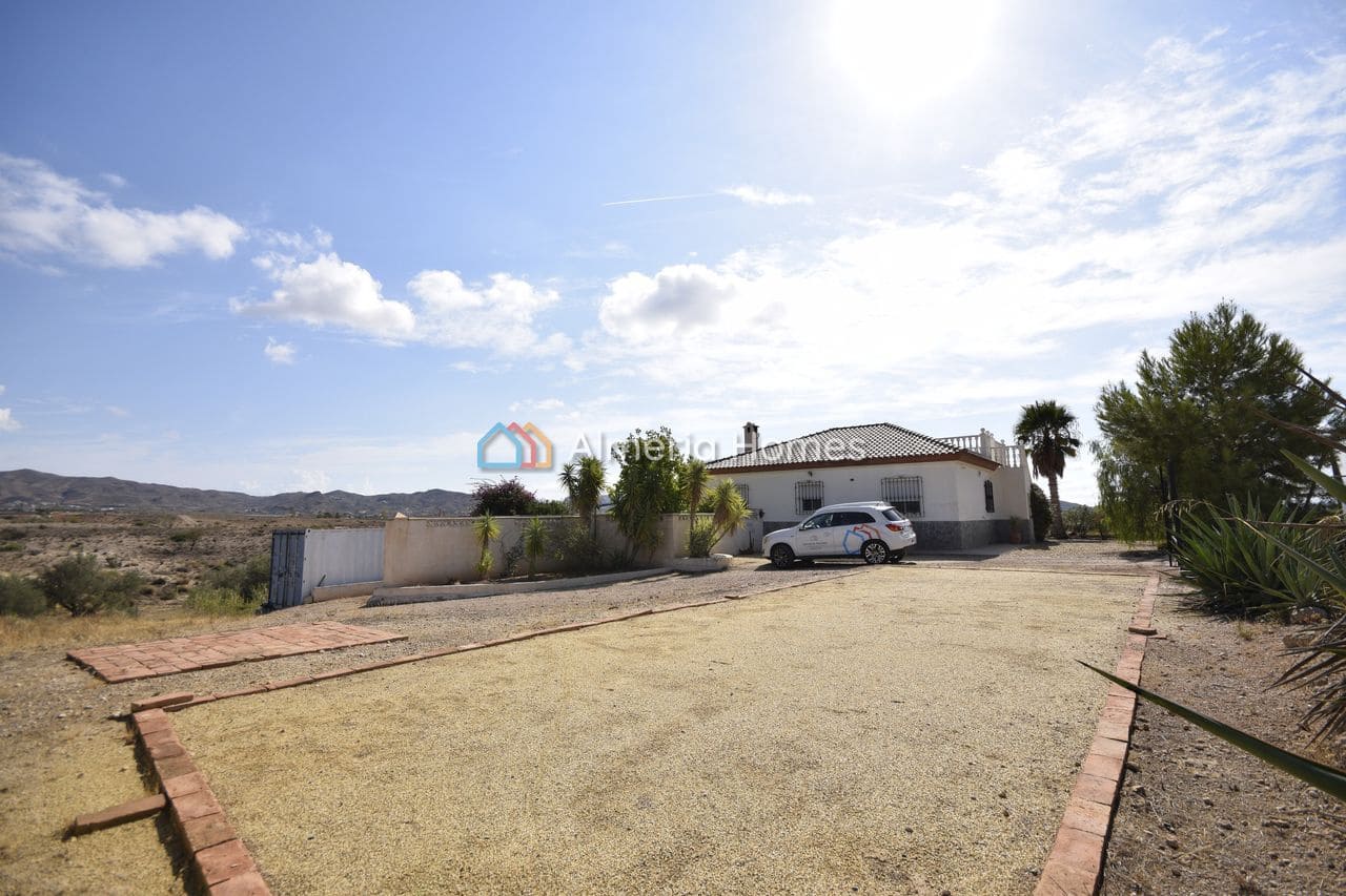 3 soveværelse Villa til salg i Albox med swimmingpool garage - € 199.995 (Ref: 10088592)