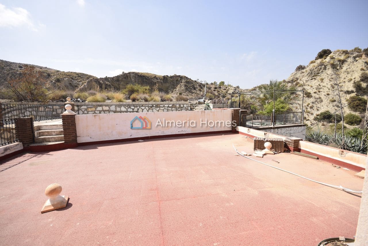 Chalet de 3 habitaciones en Zurgena en venta con piscina garaje - 125.000 € (Ref: 10095635)