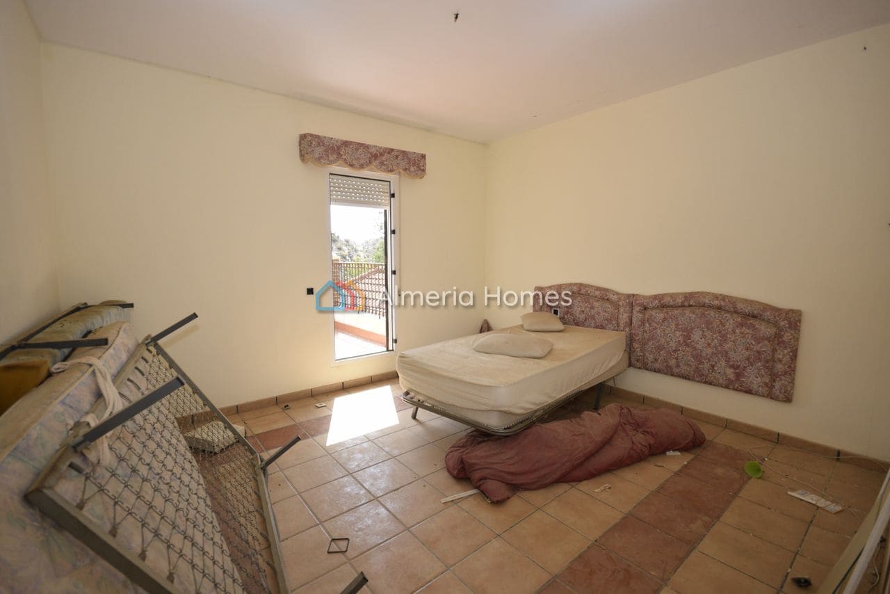 Chalet de 3 habitaciones en Zurgena en venta con piscina garaje - 125.000 € (Ref: 10095635)