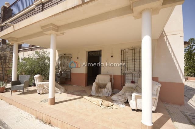 Chalet de 3 habitaciones en Zurgena en venta con piscina garaje - 125.000 € (Ref: 10095635)
