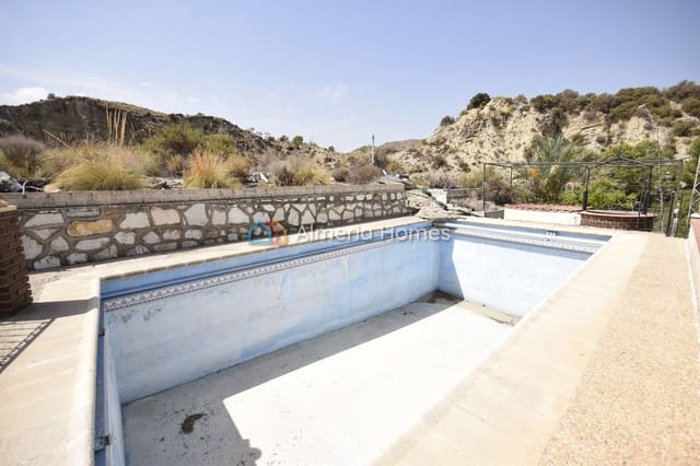 Chalet de 3 habitaciones en Zurgena en venta con piscina garaje - 125.000 € (Ref: 10095635)