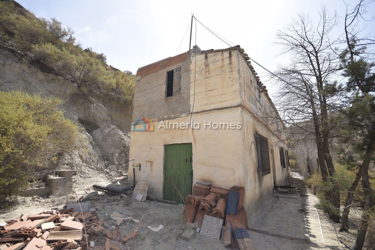 Chalet de 3 habitaciones en Zurgena en venta con piscina garaje - 125.000 € (Ref: 10095635)