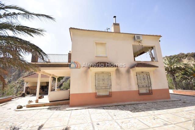 Chalet de 3 habitaciones en Zurgena en venta con piscina garaje - 125.000 € (Ref: 10095635)