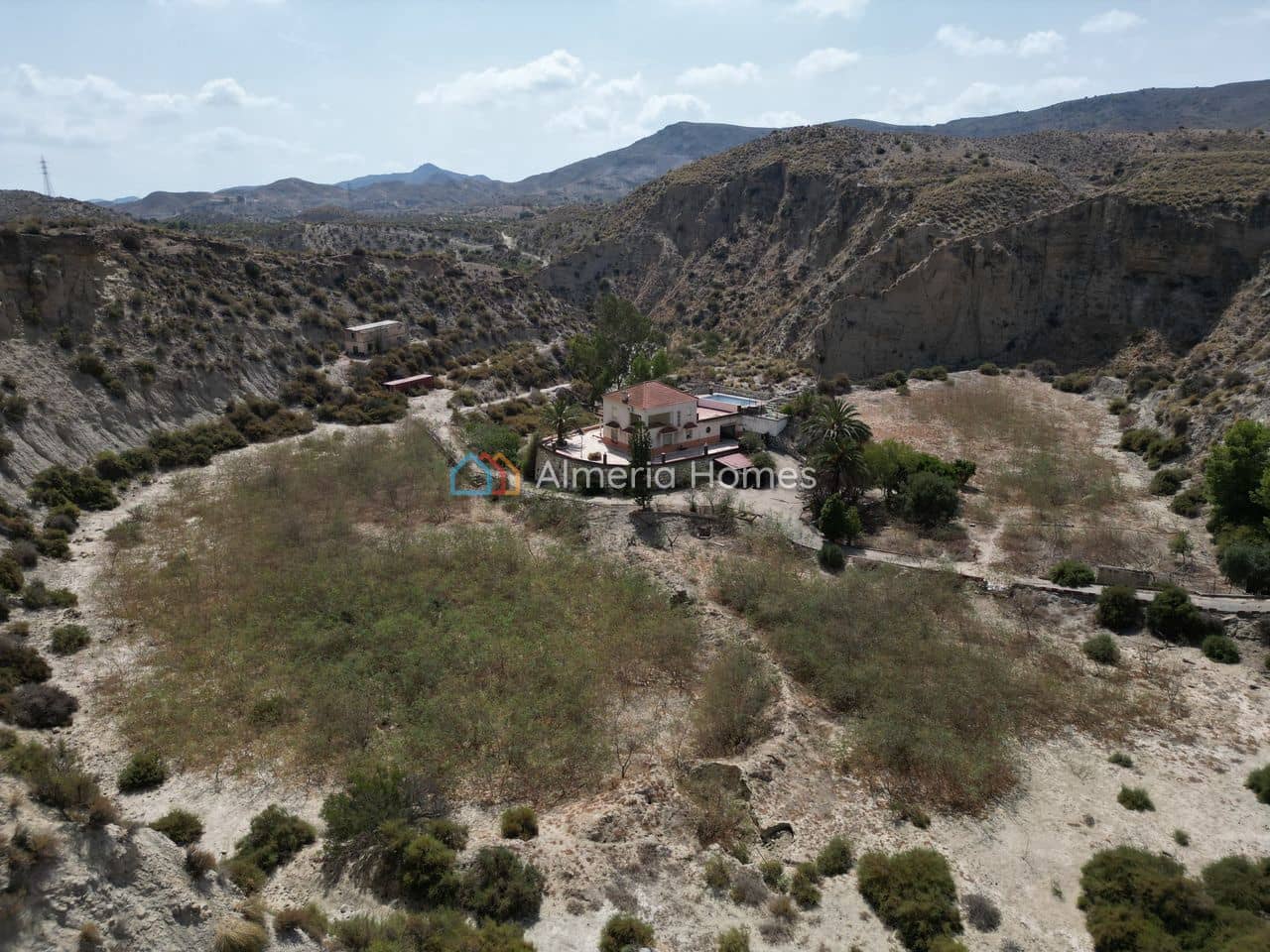 Chalet de 3 habitaciones en Zurgena en venta con piscina garaje - 125.000 € (Ref: 10095635)