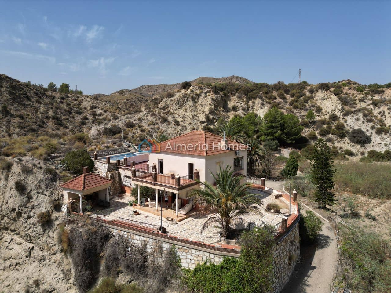 Chalet de 3 habitaciones en Zurgena en venta con piscina garaje - 125.000 € (Ref: 10095635)