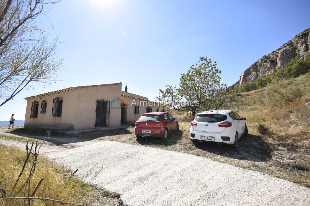 4 bedroom Villa for sale in Velez-Blanco - € 247,500 (Ref: 10112104)
