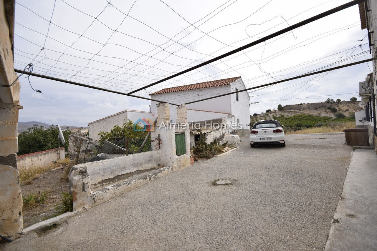 4 slaapkamer Finca/Landhuis te koop in Arboleas met garage - € 74.995 (Ref: 10112358)