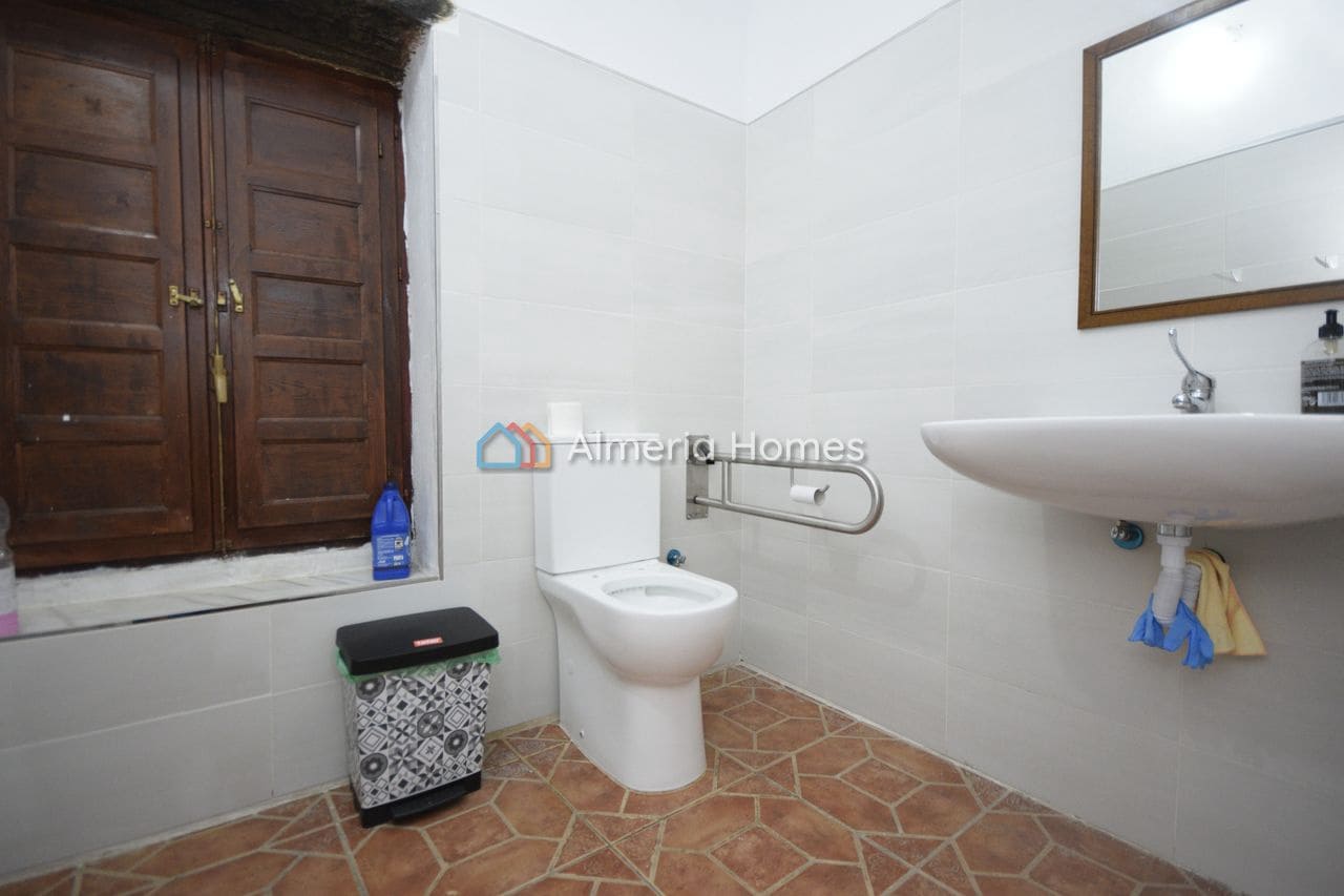Commercial for sale in Tahal - € 225,000 (Ref: 10124978)