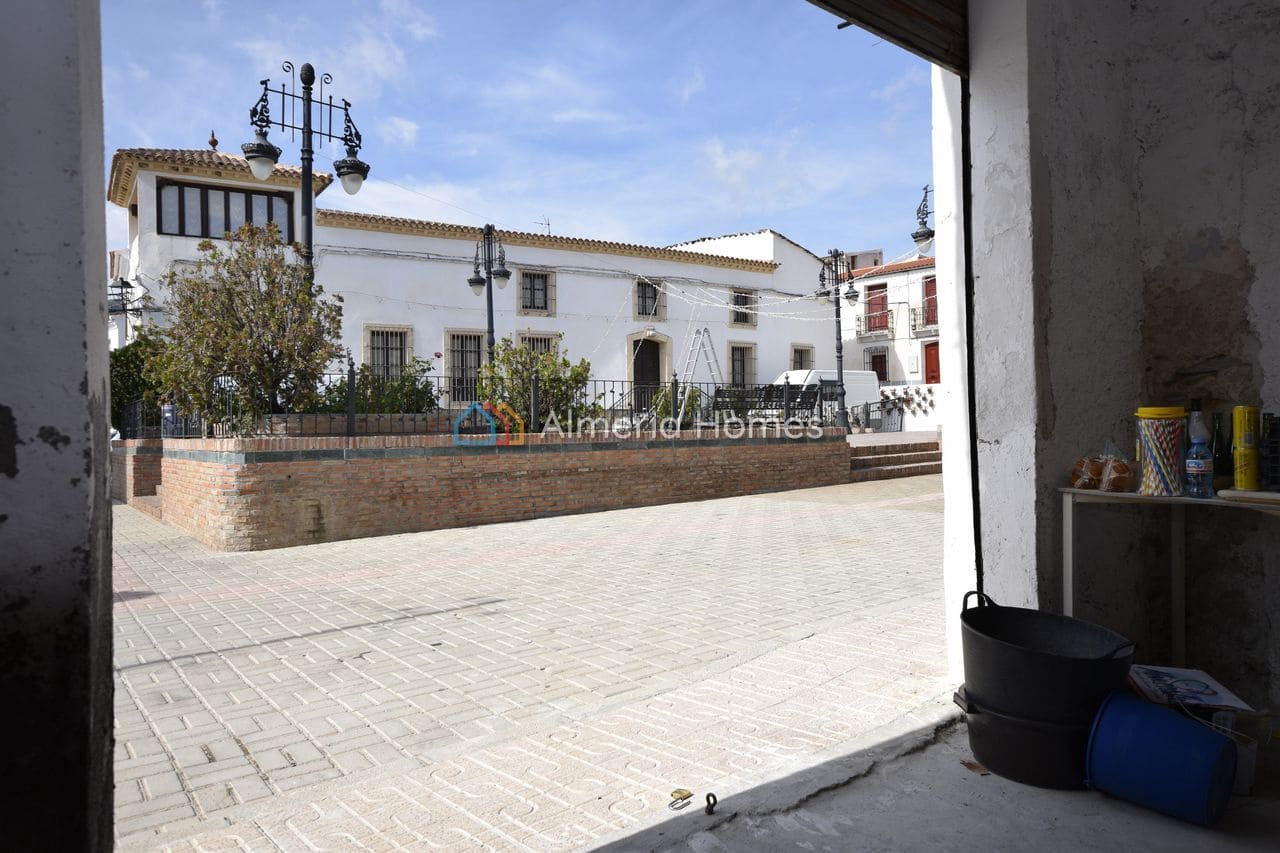 Commercial for sale in Tahal - € 225,000 (Ref: 10124978)