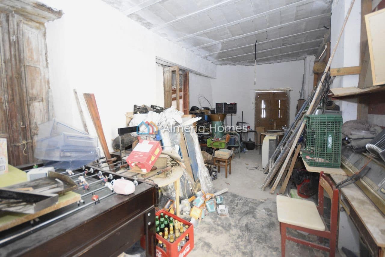 Commercial for sale in Tahal - € 225,000 (Ref: 10124978)