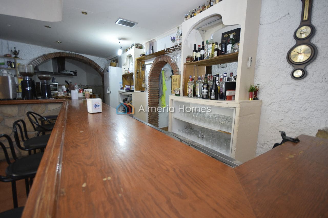 Commercial for sale in Tahal - € 225,000 (Ref: 10124978)