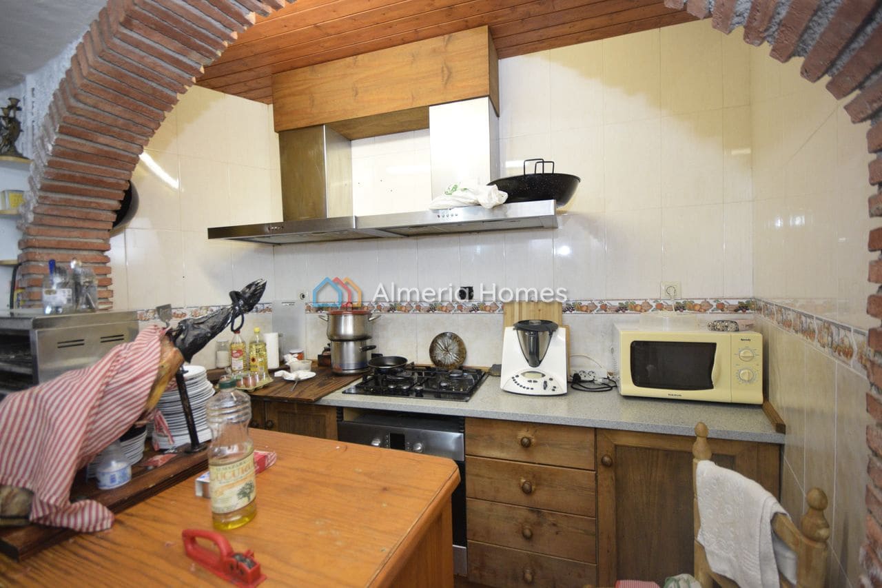Commercial for sale in Tahal - € 225,000 (Ref: 10124978)