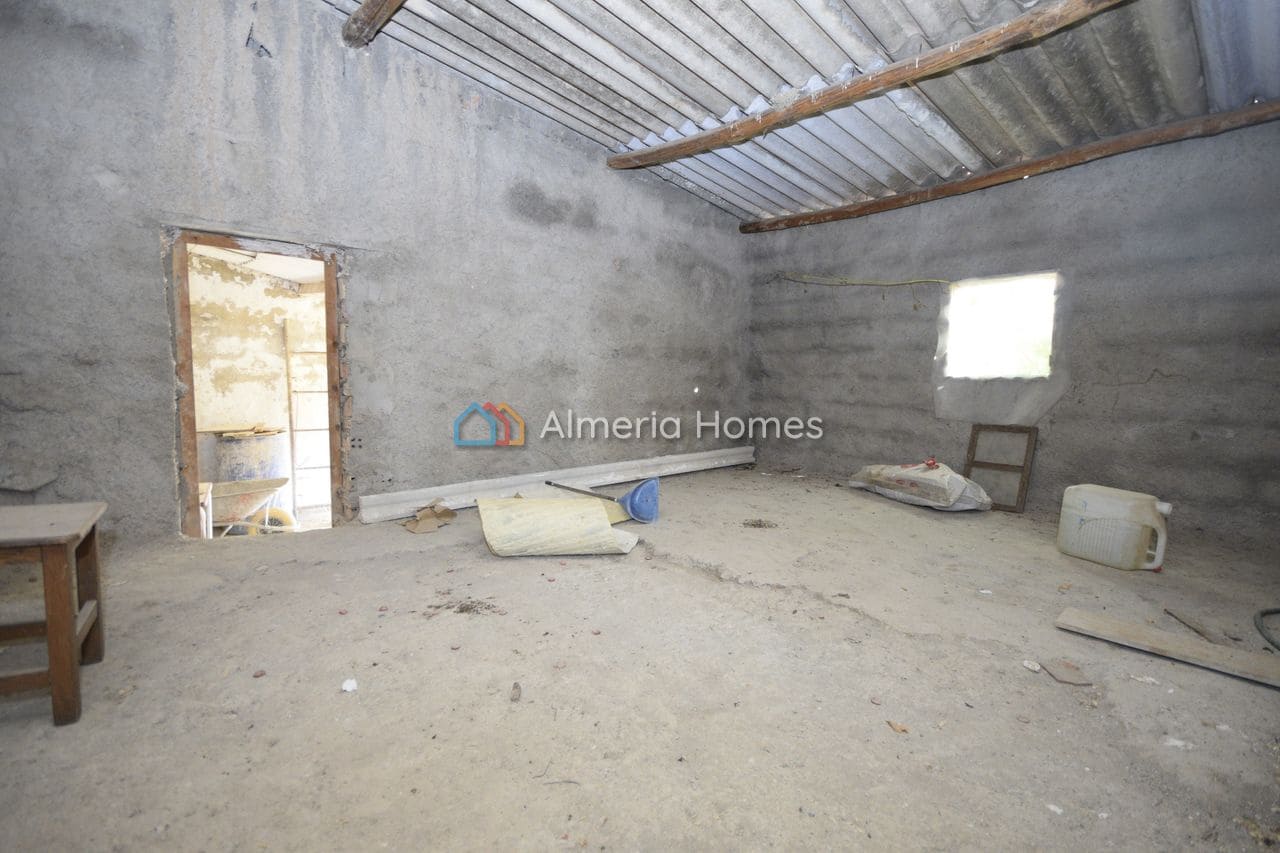 Commercial for sale in Tahal - € 225,000 (Ref: 10124978)