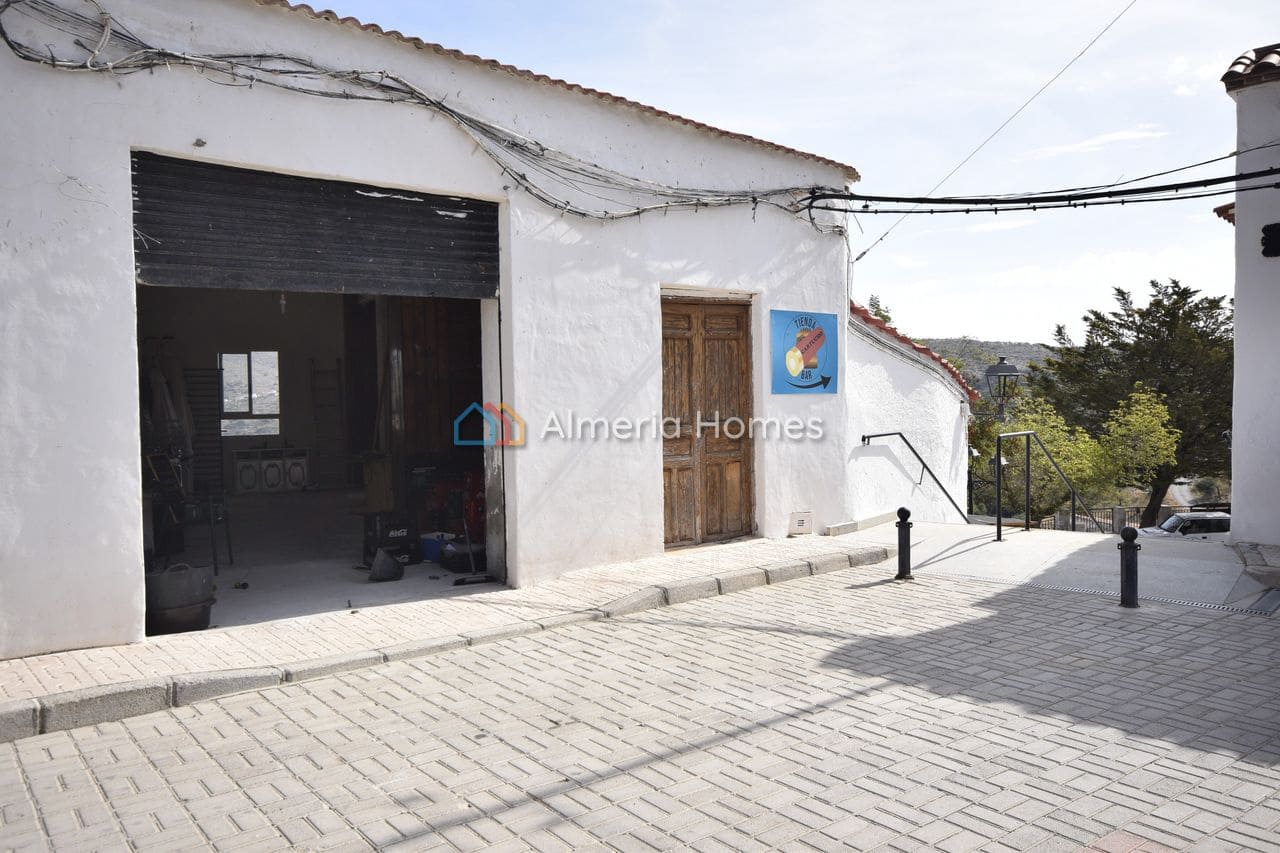 Commercial for sale in Tahal - € 225,000 (Ref: 10124978)