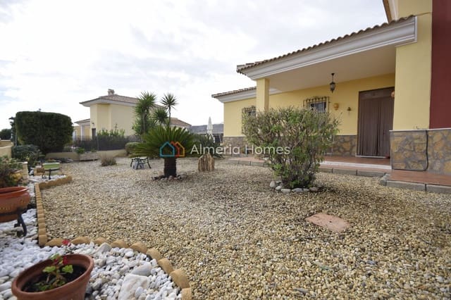 3 sypialnia Willa na sprzedaż w Partaloa z basenem garażem - 274 995 € (Ref: 10163602)