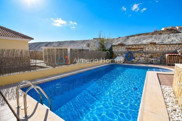 3 soveværelse Villa til salg i Partaloa med swimmingpool garage - € 274.995 (Ref: 10163602)