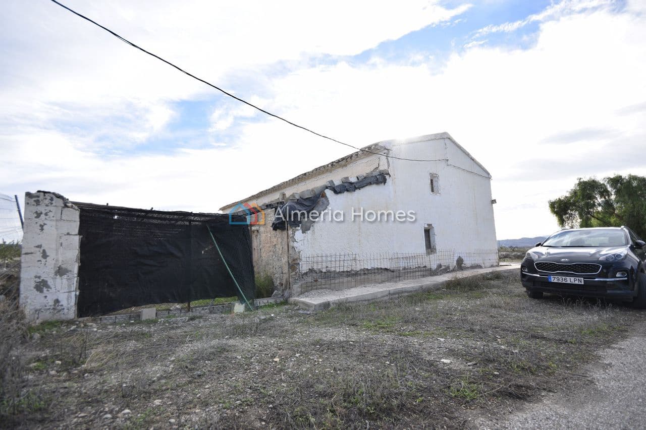 6 bedroom Finca/Country House for sale in Albox with garage - € 124,995 (Ref: 10172709)