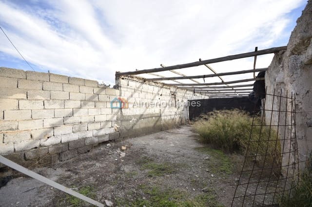 6 soveværelse Finca/Landehus til salg i Albox med garage - € 124.995 (Ref: 10172709)