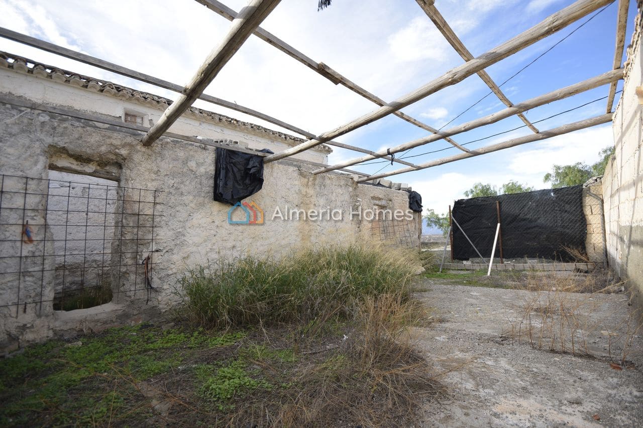6 bedroom Finca/Country House for sale in Albox with garage - € 124,995 (Ref: 10172709)