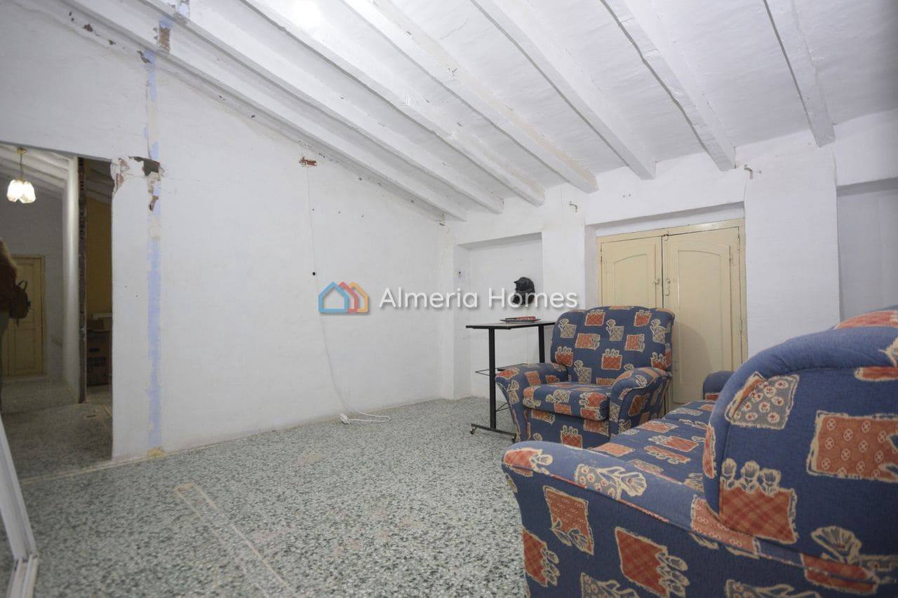 6 bedroom Finca/Country House for sale in Albox with garage - € 124,995 (Ref: 10172709)