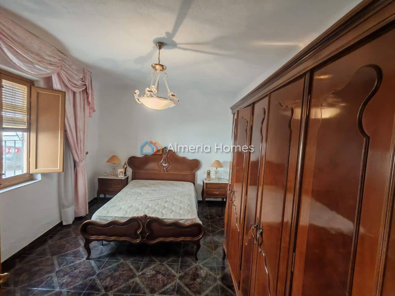 6 quarto Casa em Banda para venda em Caniles com garagem - 110 000 € (Ref: 10175711)