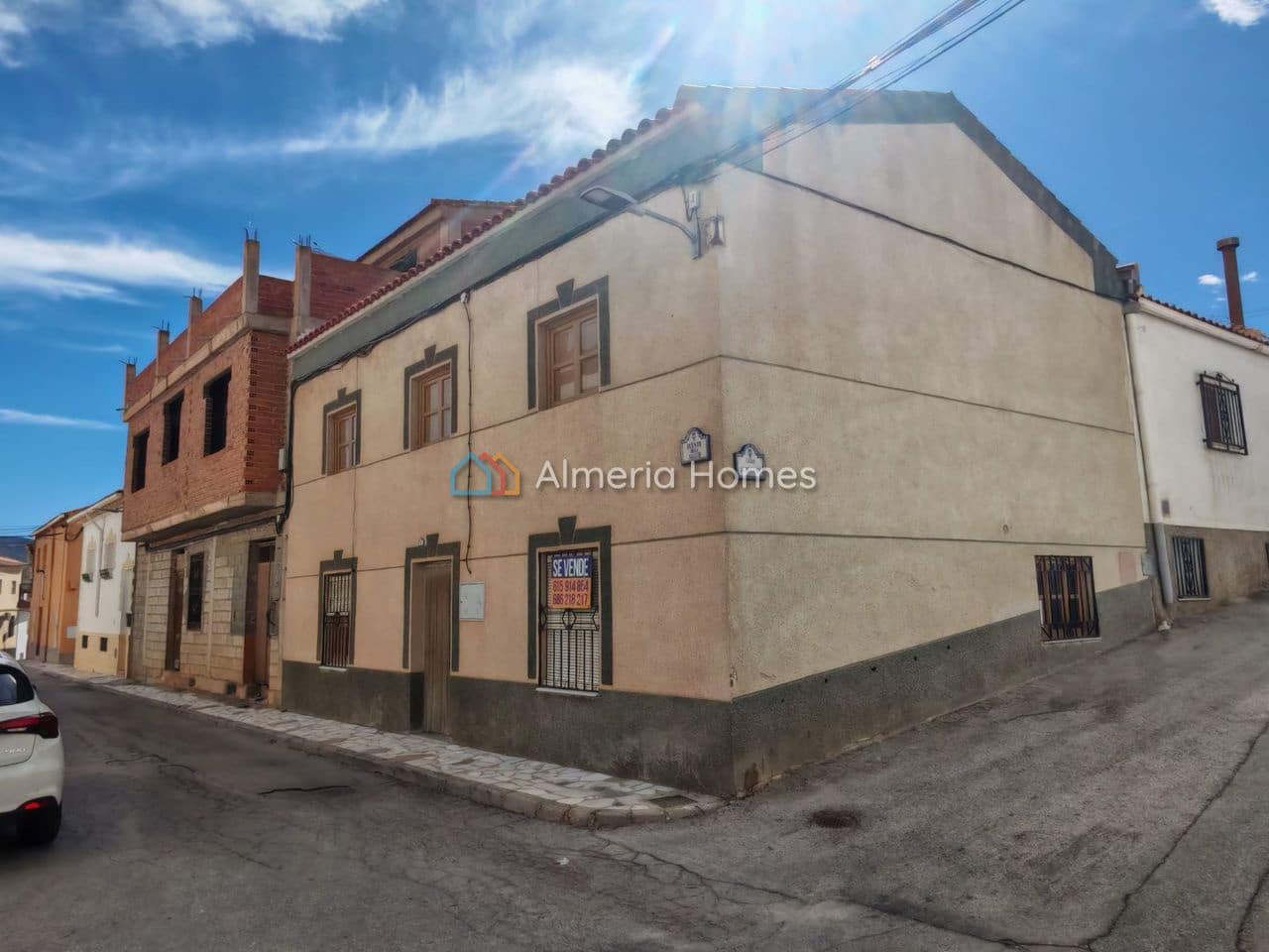 6 quarto Casa em Banda para venda em Caniles com garagem - 110 000 € (Ref: 10175711)